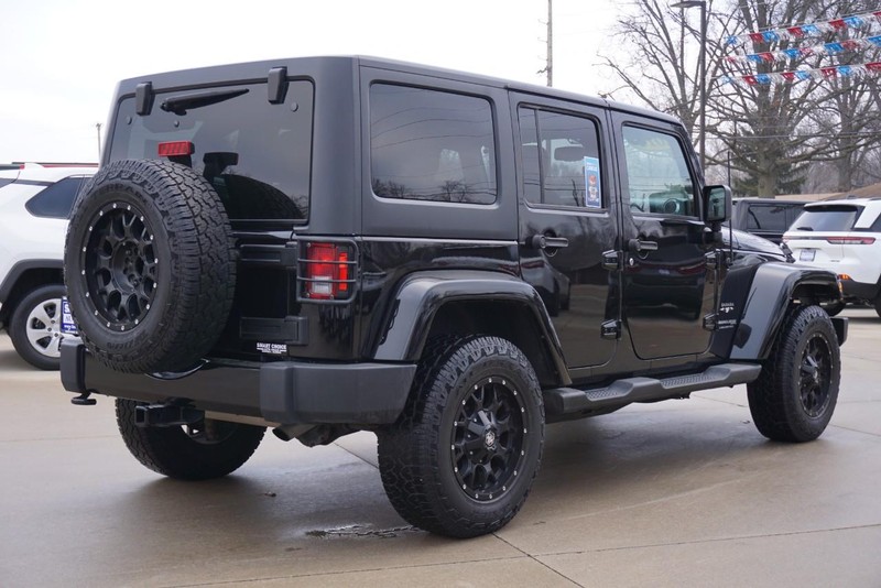 Jeep Wrangler JK Unlimited Vehicle Full-screen Gallery Image 03