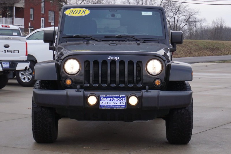 Jeep Wrangler JK Unlimited Vehicle Full-screen Gallery Image 08