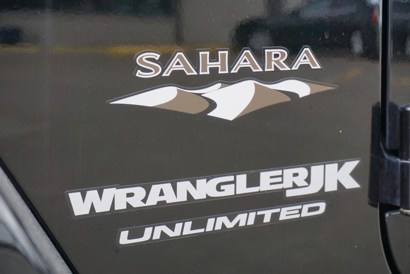 Jeep Wrangler JK Unlimited Vehicle Full-screen Gallery Image 14