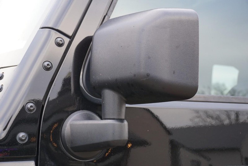 Jeep Wrangler JK Unlimited Vehicle Full-screen Gallery Image 15