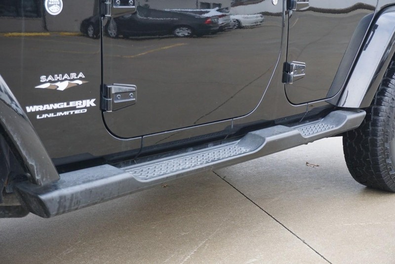 Jeep Wrangler JK Unlimited Vehicle Full-screen Gallery Image 16