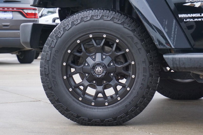 Jeep Wrangler JK Unlimited Vehicle Full-screen Gallery Image 18