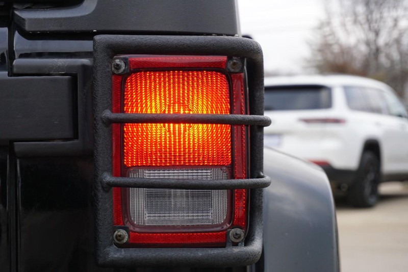 Jeep Wrangler JK Unlimited Vehicle Full-screen Gallery Image 22