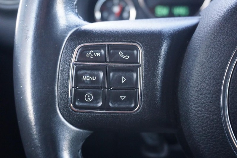 Jeep Wrangler JK Unlimited Vehicle Full-screen Gallery Image 39