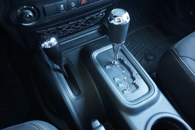 Jeep Wrangler JK Unlimited Vehicle Full-screen Gallery Image 47