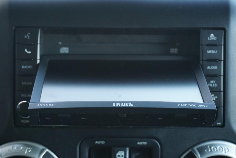 Jeep Wrangler JK Unlimited Vehicle Full-screen Gallery Image 51