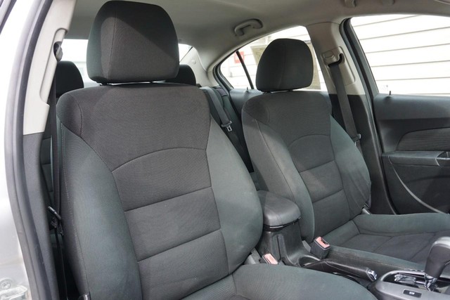 2012 Chevrolet Cruze LT w/1FL image 28