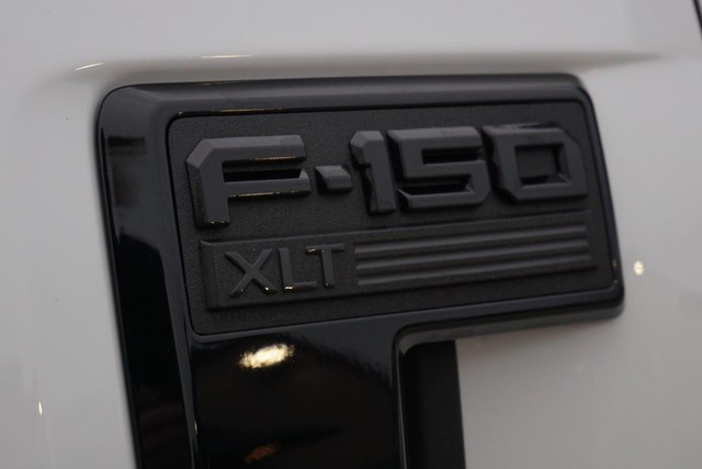 2023 Ford F-150 4WD XLT SuperCrew image 12