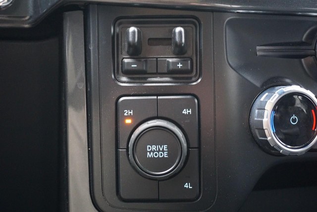 2023 Ford F-150 4WD XLT SuperCrew image 47