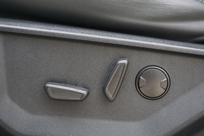 Ford F-150 Vehicle Full-screen Gallery Image 27