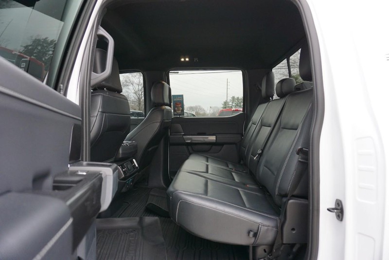 Ford F-150 Vehicle Full-screen Gallery Image 29