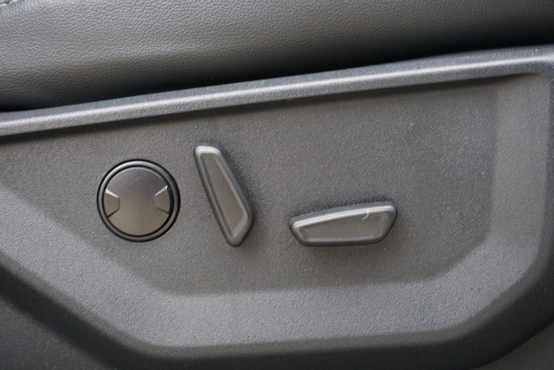 Ford F-150 Vehicle Full-screen Gallery Image 34