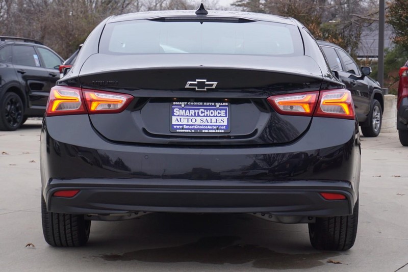 Chevrolet Malibu Vehicle Full-screen Gallery Image 04