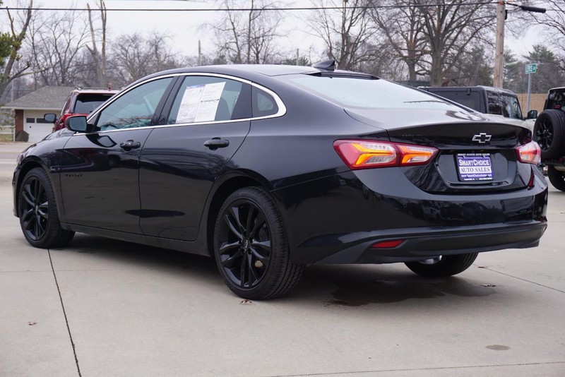 Chevrolet Malibu Vehicle Full-screen Gallery Image 05