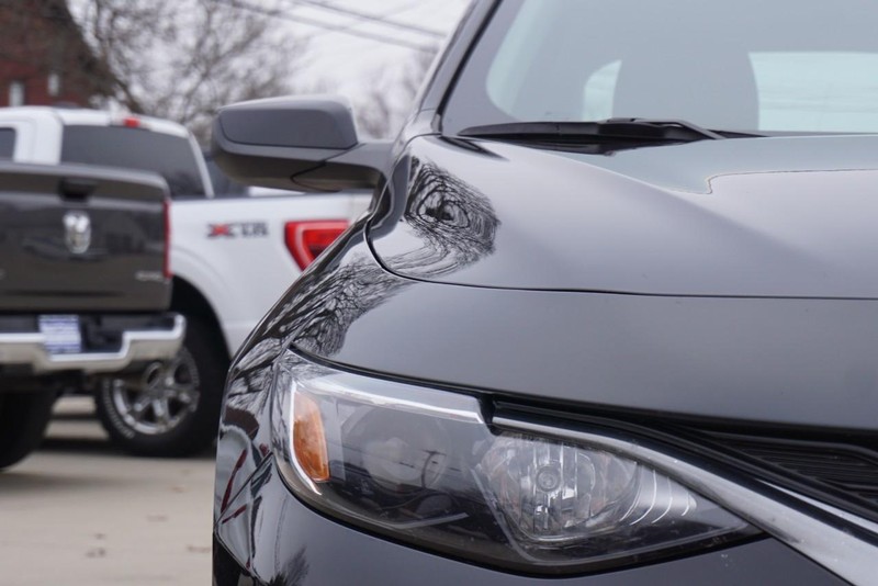 Chevrolet Malibu Vehicle Full-screen Gallery Image 09