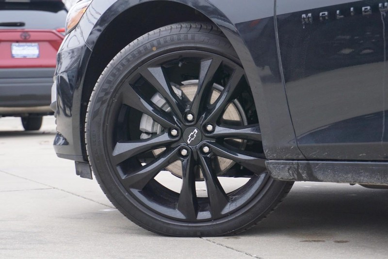 Chevrolet Malibu Vehicle Full-screen Gallery Image 12