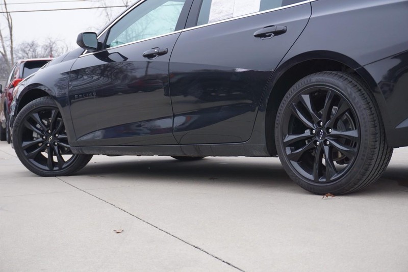 Chevrolet Malibu Vehicle Full-screen Gallery Image 13