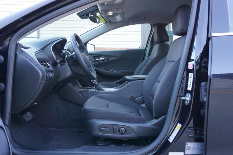 Chevrolet Malibu Vehicle Full-screen Gallery Image 20