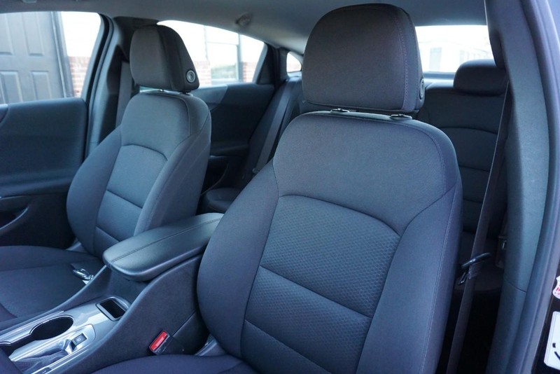 Chevrolet Malibu Vehicle Full-screen Gallery Image 21