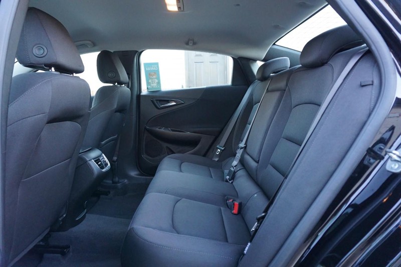 Chevrolet Malibu Vehicle Full-screen Gallery Image 23