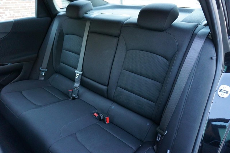 Chevrolet Malibu Vehicle Full-screen Gallery Image 24