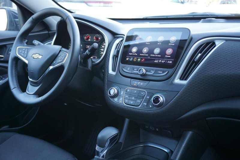 Chevrolet Malibu Vehicle Full-screen Gallery Image 32