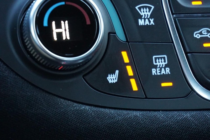 Chevrolet Malibu Vehicle Full-screen Gallery Image 40