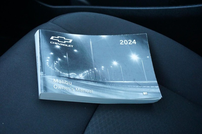 Chevrolet Malibu Vehicle Full-screen Gallery Image 48