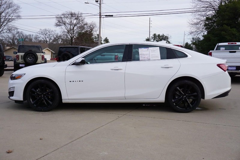 Chevrolet Malibu Vehicle Full-screen Gallery Image 06