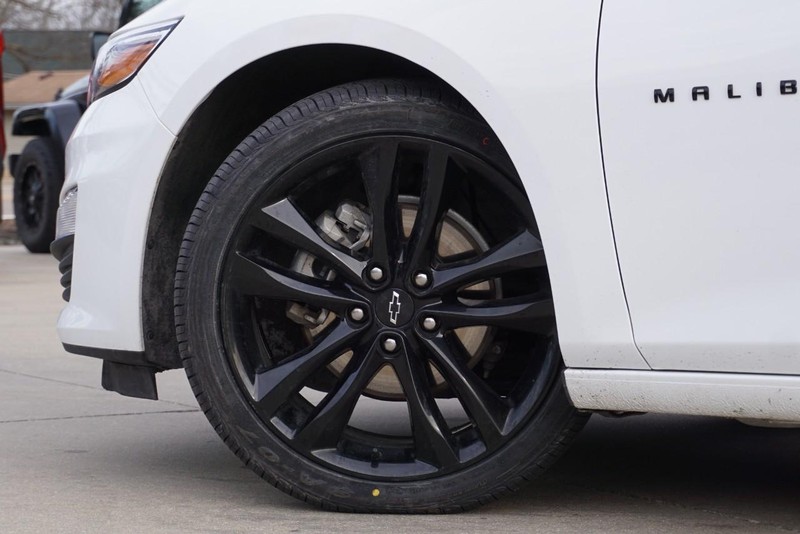 Chevrolet Malibu Vehicle Full-screen Gallery Image 14