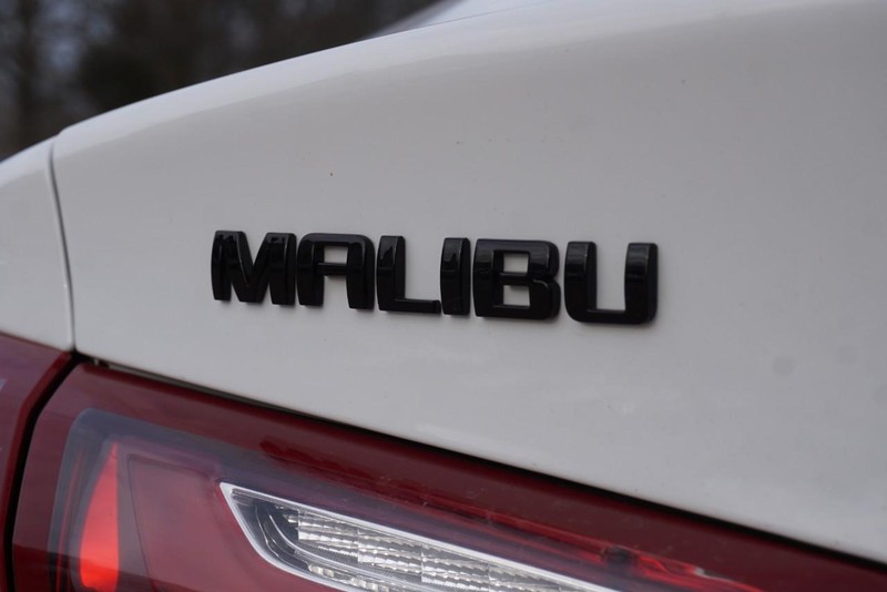 Chevrolet Malibu Vehicle Full-screen Gallery Image 18