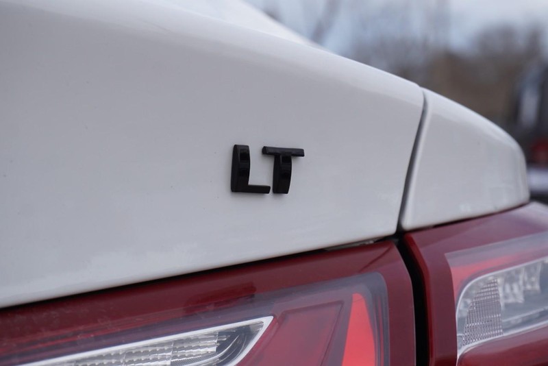 Chevrolet Malibu Vehicle Full-screen Gallery Image 19