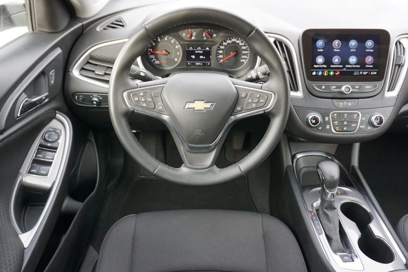 Chevrolet Malibu Vehicle Full-screen Gallery Image 34