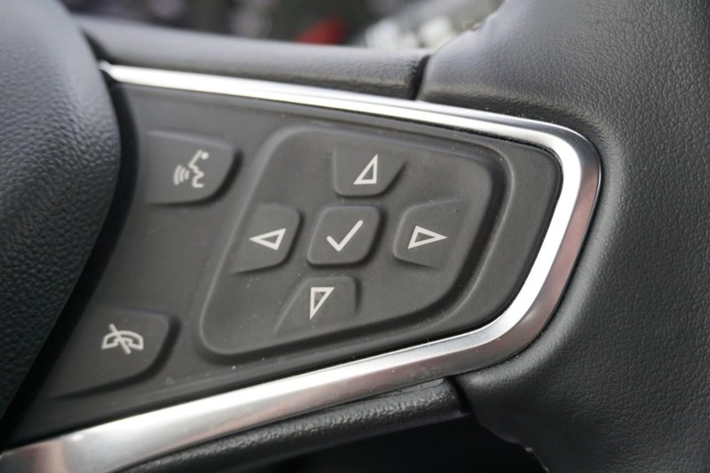 Chevrolet Malibu Vehicle Full-screen Gallery Image 36