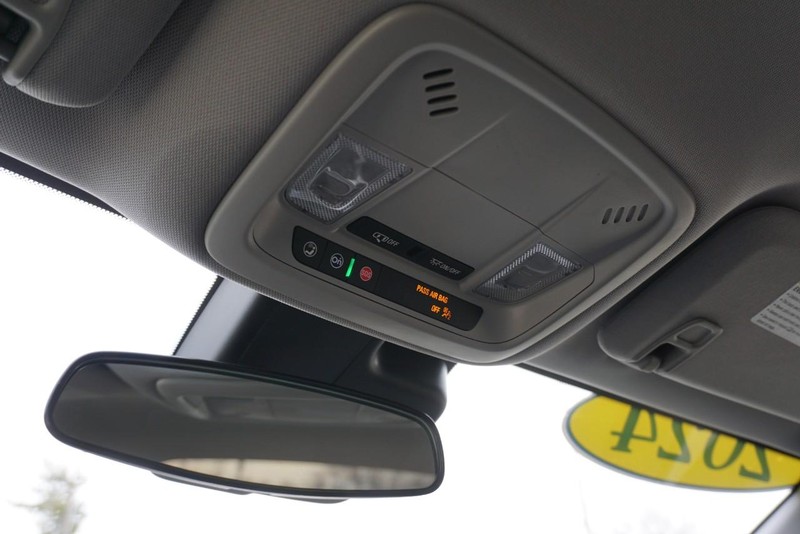 Chevrolet Malibu Vehicle Full-screen Gallery Image 48