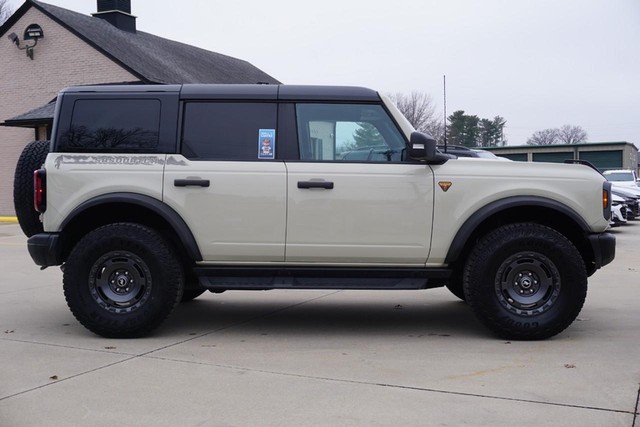 2025 Ford Bronco Badlands 4WD image 02