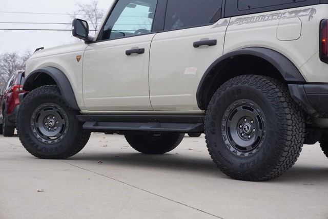 2025 Ford Bronco Badlands 4WD image 16