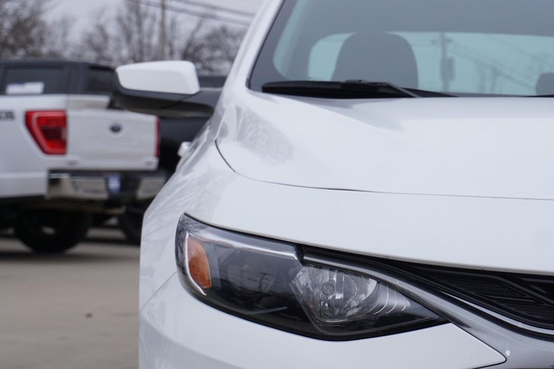 Chevrolet Malibu Vehicle Full-screen Gallery Image 09