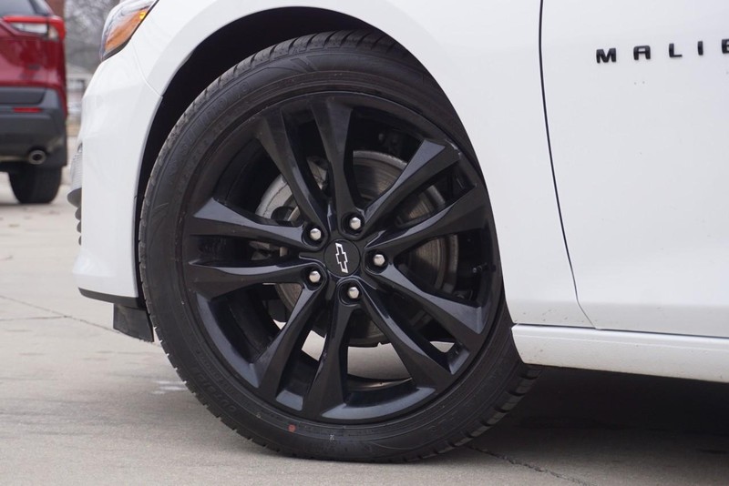 Chevrolet Malibu Vehicle Full-screen Gallery Image 15