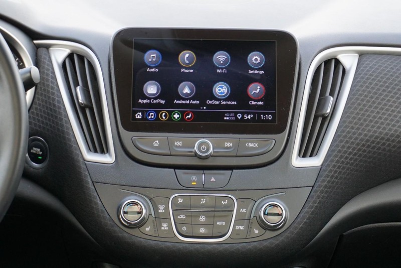 Chevrolet Malibu Vehicle Full-screen Gallery Image 32