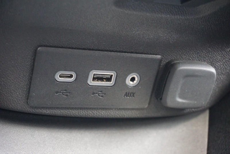 Chevrolet Malibu Vehicle Full-screen Gallery Image 42