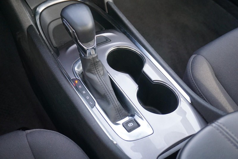 Chevrolet Malibu Vehicle Full-screen Gallery Image 43