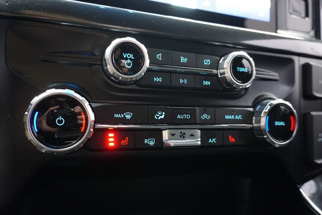 2023 Ford F-150 4WD XLT SuperCrew image 44