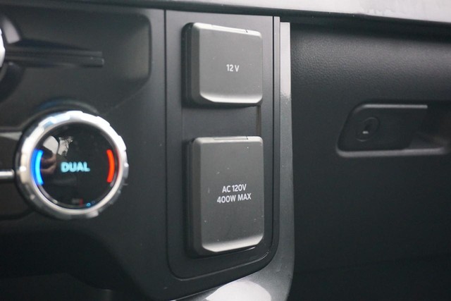 2023 Ford F-150 4WD XLT SuperCrew image 47