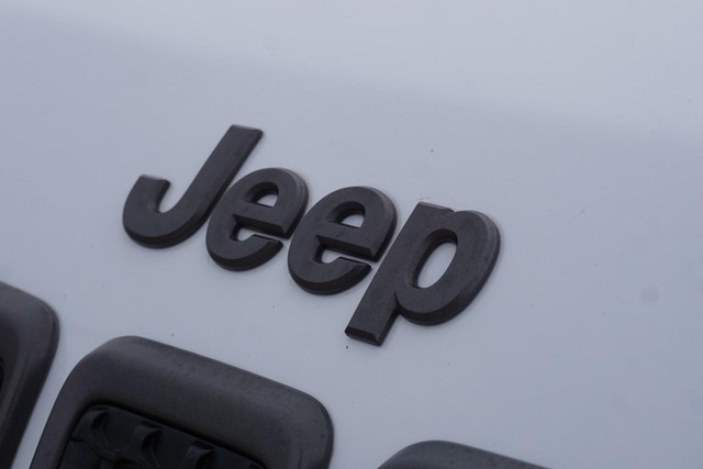 2019 Jeep Cherokee 4WD Trailhawk image 11