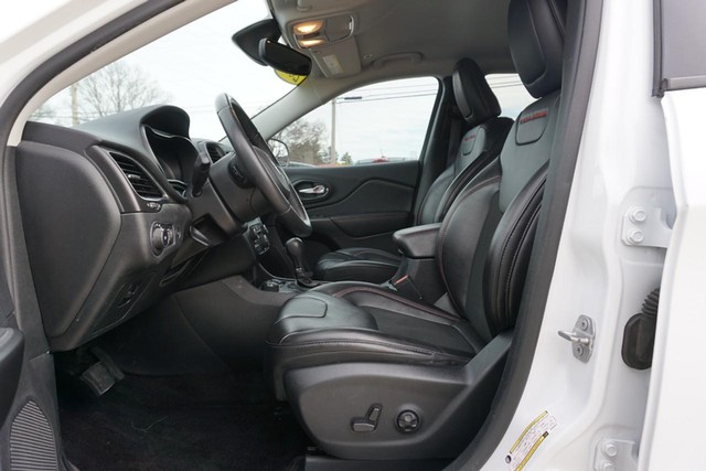 2019 Jeep Cherokee 4WD Trailhawk image 22