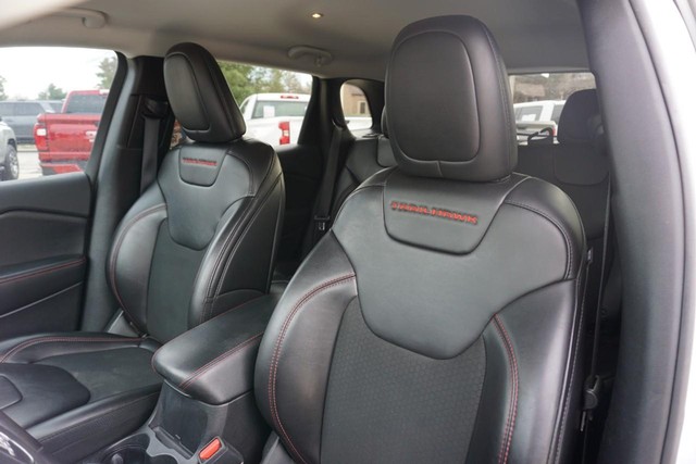 2019 Jeep Cherokee 4WD Trailhawk image 24