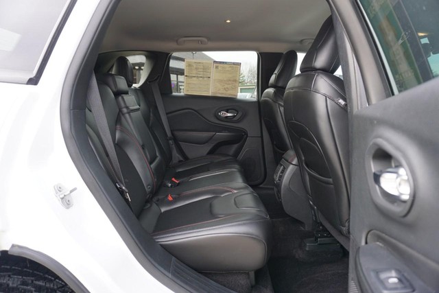 2019 Jeep Cherokee 4WD Trailhawk image 28