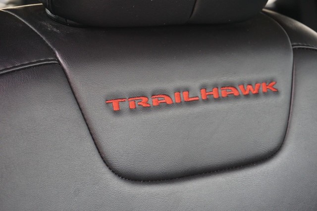 2019 Jeep Cherokee 4WD Trailhawk image 32