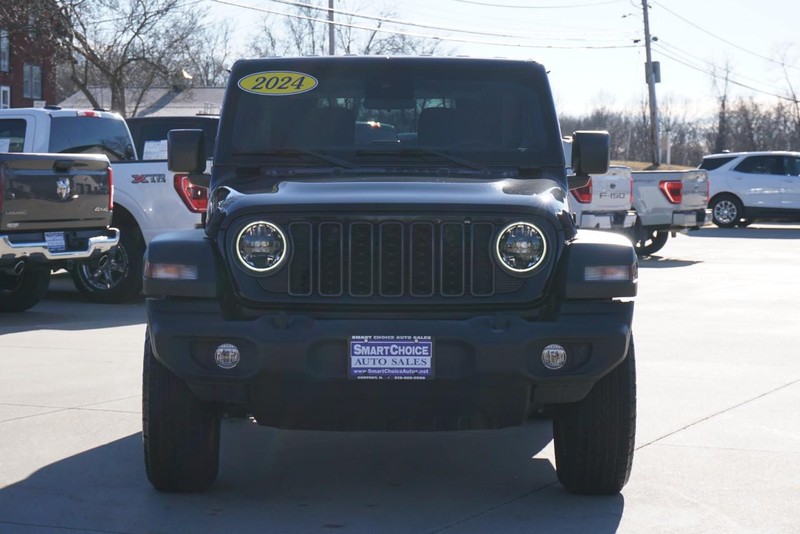 Jeep Wrangler Vehicle Full-screen Gallery Image 08